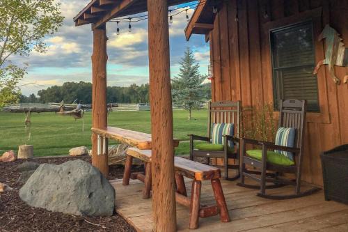 Secluded 1 Bedroom Cabin on 50 Acres of Land