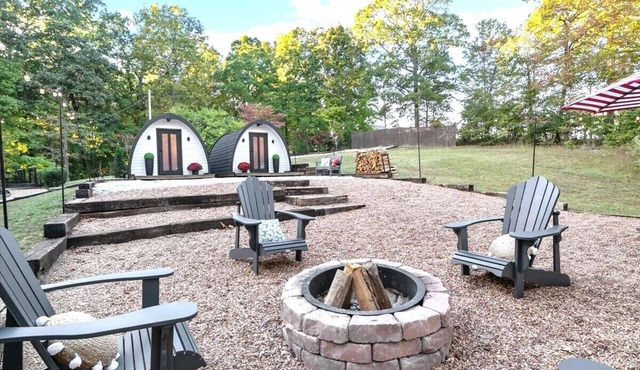 Secluded 10-Acre Retreat, 2 Properties w/in 5 min walk of each other - Sleeps 14