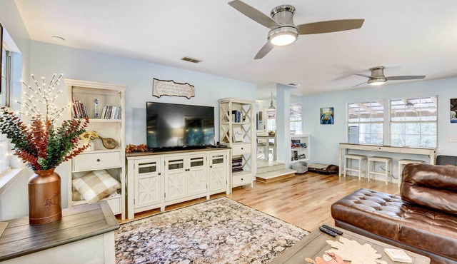 Secluded 2-Home Getaway on < 13 Forest Acres!