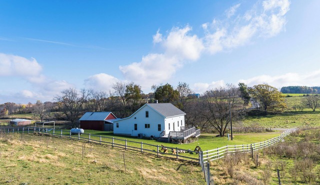 Secluded 3 BDR home great for group gatherings