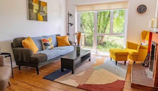 Secluded 3 bed cottage in private parkland