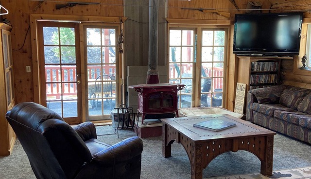 Secluded 3-bedroom cabin in Fawnskin, Big Bear