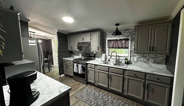 Secluded 3-bedroom house within 3 minutes to downtown Warsaw