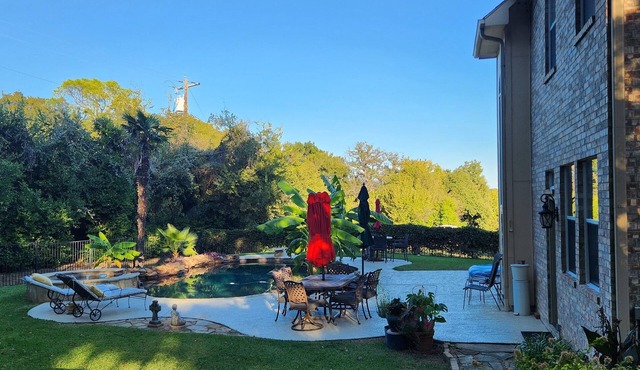 Secluded 4 bed/3bath with pool in Flower Mound with views to Lake Grapevine!