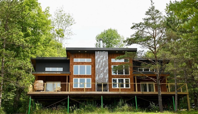 Secluded 4 bedroom cabin on a private pond.