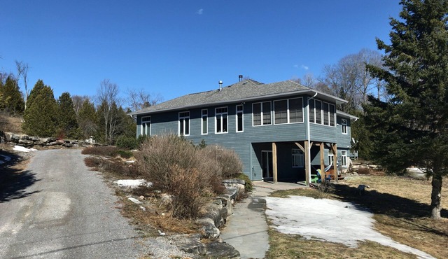 Secluded 4-Season Country Home - Lake+Hot Tub+EV. Pet Friendly!