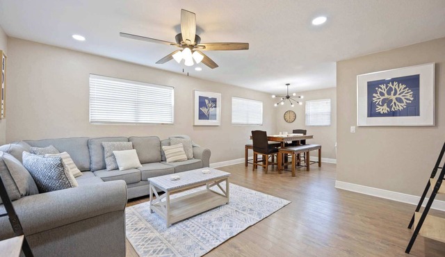 Secluded 4bed/2ba Bungalow with Amazing Outdoor Space!