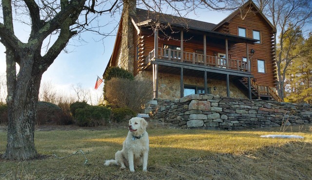 Secluded 5 BR 3 Full Bath Log Home 120 acres Sleeps10nProfessional Pickleball Ct