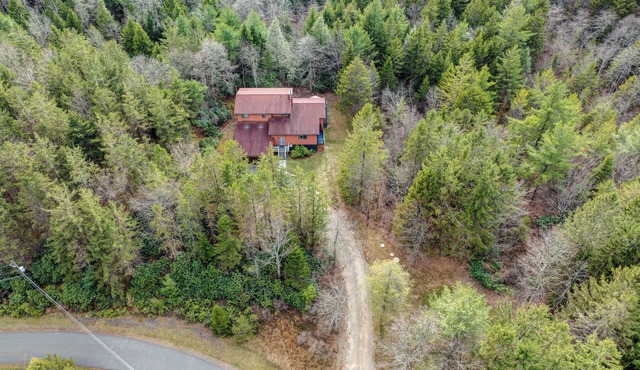 Secluded 5BR Home with Hot Tub & Games, Near Lakes, Hikes & Water Parks