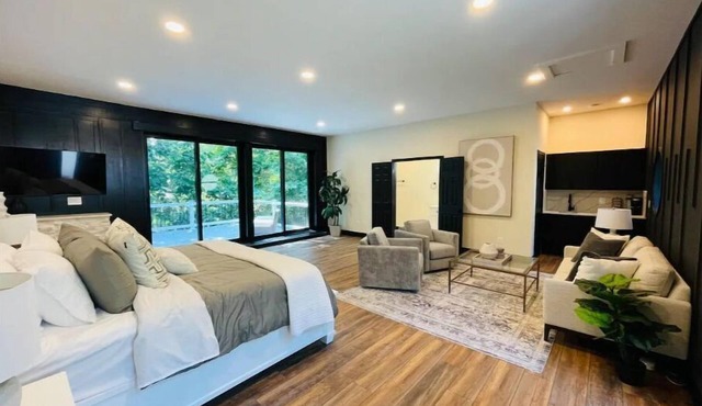 Secluded 6-BR - Heated Pool & Sauna