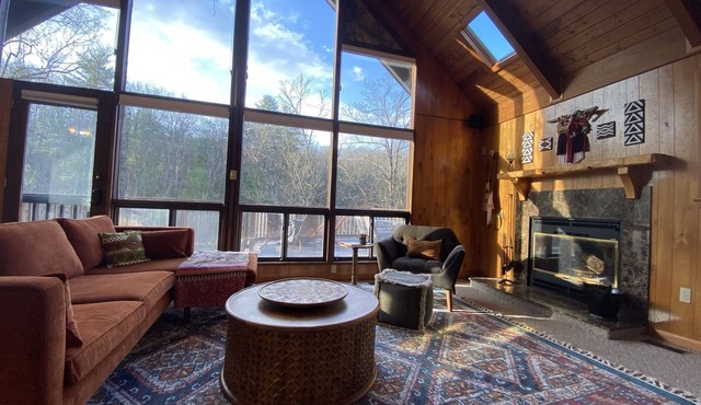 Secluded 8 Acre Cabin Getaway in the Shenandoah Mountains