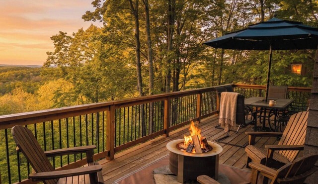 Secluded A-Frame with Epic views - Access to Pools