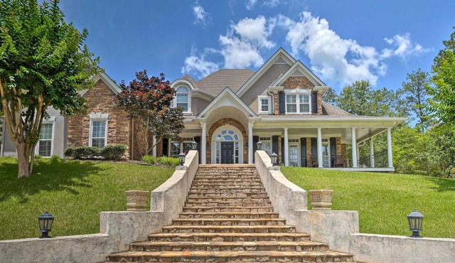 Secluded Acworth Mansion with Pool and Game Room!