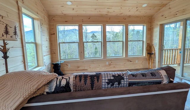 Secluded Adirondack Cabin w/ Hot Tub & Mountain Views 3BR