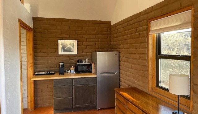 Secluded Adobe Casita-Right behind Balloon Fiesta Park