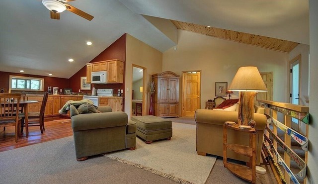 Secluded And Peaceful River View Retreat