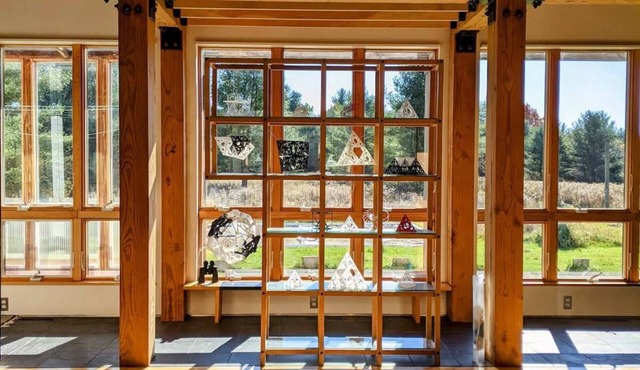 Secluded Art & Architecture in Nature Retreat - hi