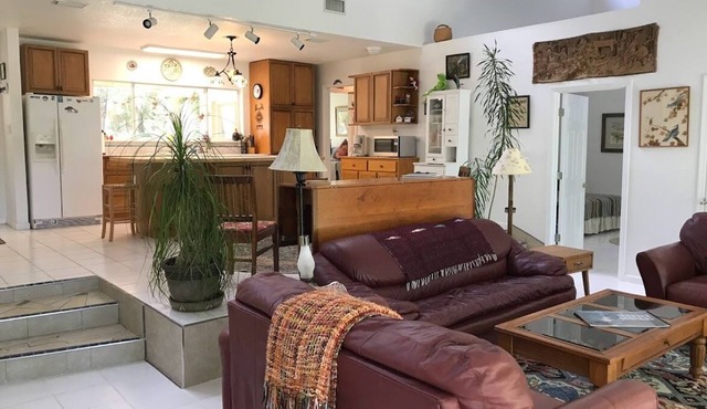 Secluded Artistic Lake House in the North Florida Pine Forest