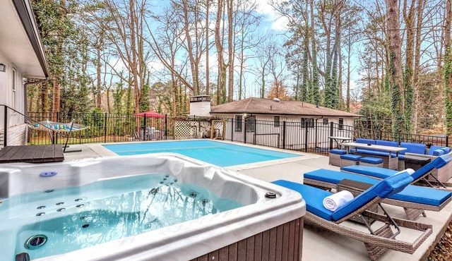 Secluded ATL City Retreat with Guest House Pool HotTub BBQ 14 max