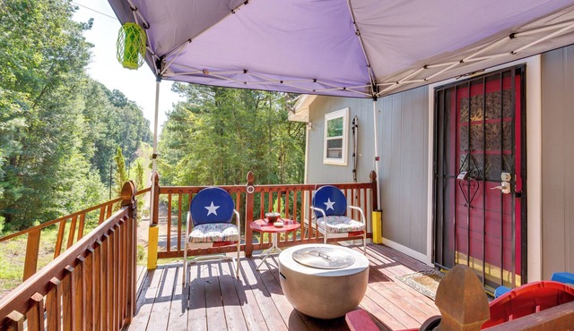 Secluded Avinger Cabin < 1 Mi to Lake O' The Pines