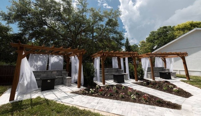 Secluded Beach-themed home with pool in Sarasota