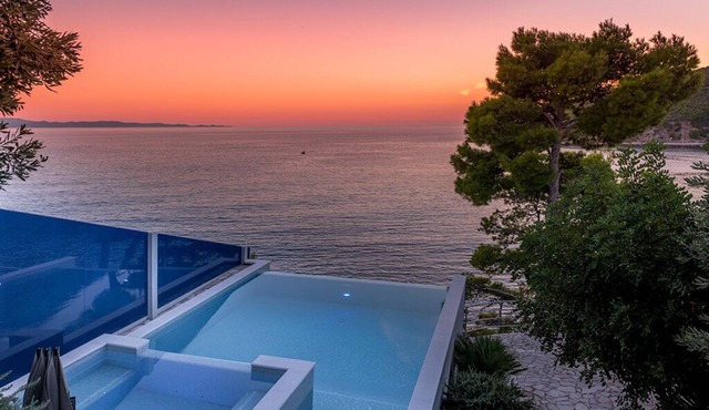 Secluded Beachfront Villa: 3 Bedrooms, Private Pool, and Natural Serenity