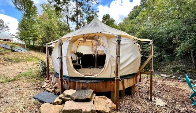 Secluded Bell Tent with Outdoor Shower and Deck in Alabama