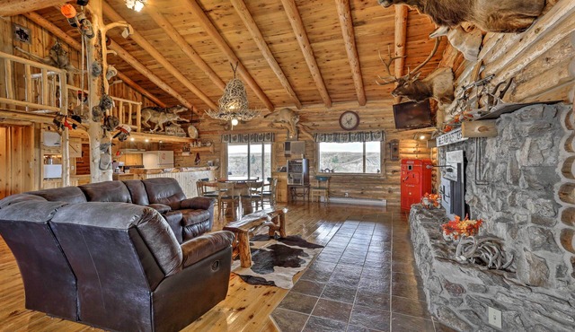 Secluded Belle Fourche Cabin: Group Friendly!