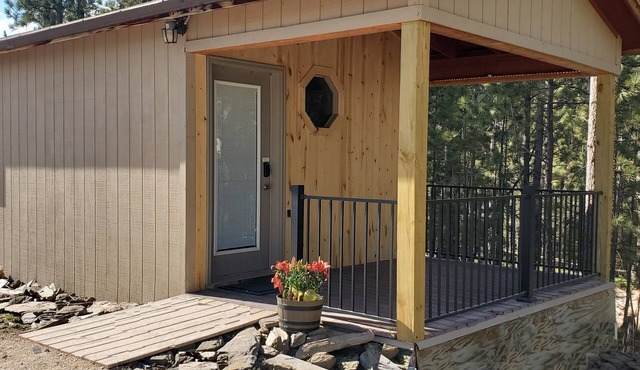 Secluded Black Hills Studio Cabin Near Crazy Horse and Custer State Park