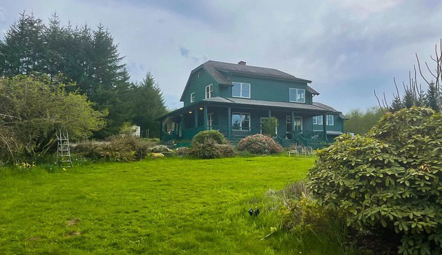 Secluded Blueberry Farm Retreat on 20 Acres - Wood Fireplace, Dog-Friendly