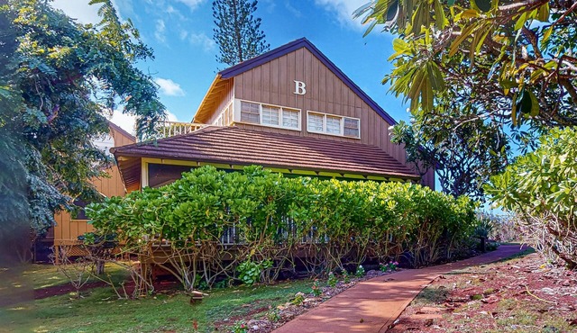 Secluded & Breezy Condo near the Ocean w/Free WiFi, Shared Outdoor Pool & Grills