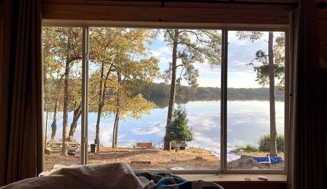Secluded Cabin 2 directly on Houston County Lake