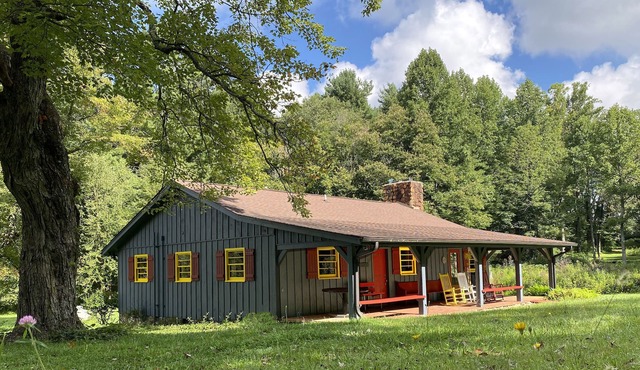 Secluded Cabin - 21 acres on Blue Ridge Parkway MP 182