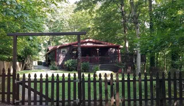 Secluded Cabin 3Bed/3Bath Max 6 people 2 King Masters,15 Minutes To Nashville