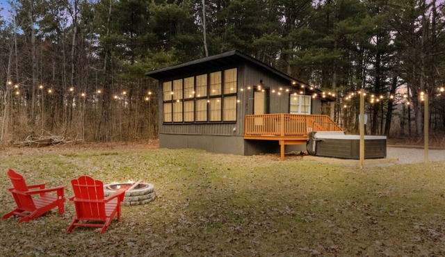 Secluded Cabin, Hot Tub, Fire Pit, Pets, Grill