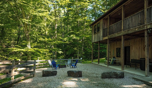 Secluded Cabin + Hot Tub Hocking Hills