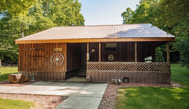 Secluded Cabin + Hot Tub Hocking Hills