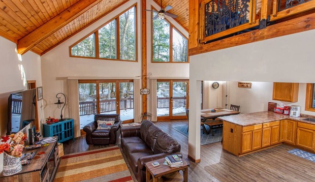 Secluded Cabin in the Woods - Dog Friendly