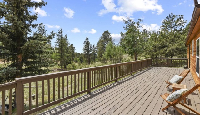 Secluded Cabin in the Woods Pet Friendly Quiet Retreat