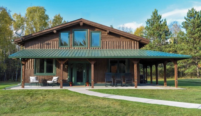 Secluded Cabin near Lake Vermillion, Sleeps 10, with Hot Tub, and Pet Friendly