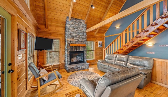 Secluded Cabin near heart of Wears Valley