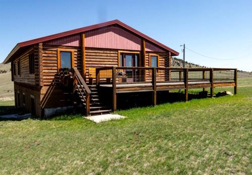 Secluded Cabin Rental for a Peaceful Vacation in Montana