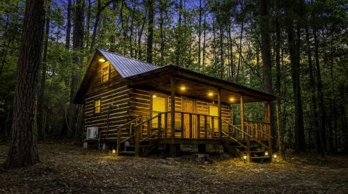 Secluded Cabin Retreat Near Big Thicket & Naskila Casino in Livingston, Texas
