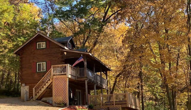 Secluded cabin in the woods with great views of Mother Natures finest