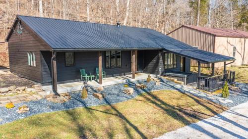 Secluded Cabin w/Hot tub near French Lick, IN