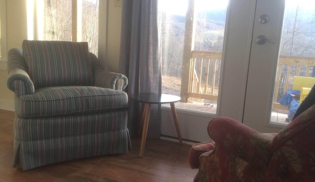 Secluded Cabin w/Mountain Views - Perfect for Couples, Stargazers, + Creatives!