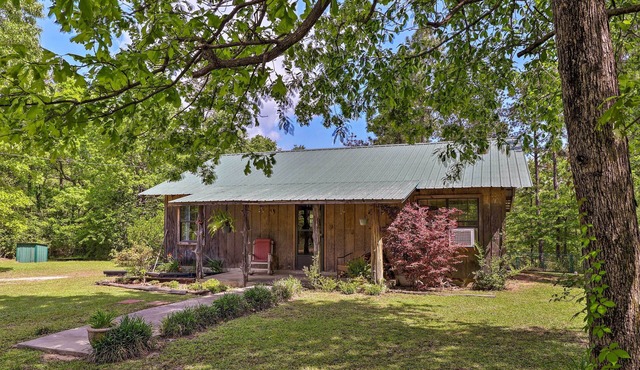 Secluded Cabin w/Pond ~ 37 Mi to Gulf Coast!