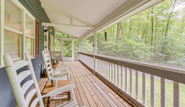 Secluded Cabin w/Porch - 7 Miles to Lake Chatuge!