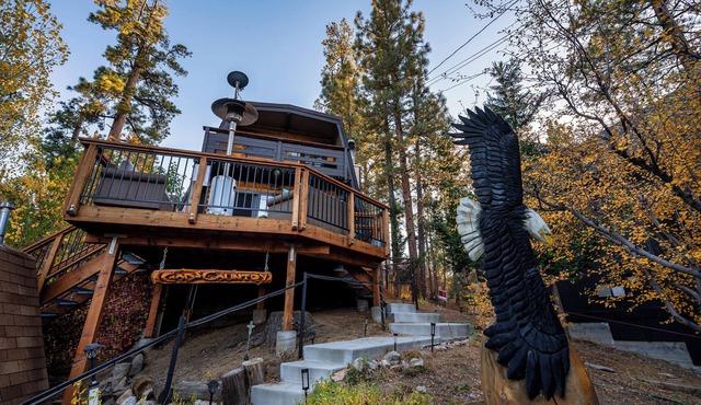 Secluded Cabin w/Spa & Games!