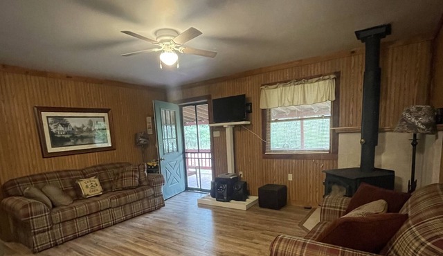Secluded cabin within 30 minutes to Raystown Lake